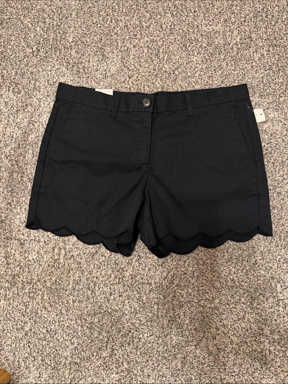 GAP Black Scalloped Hem Women’s Shorts